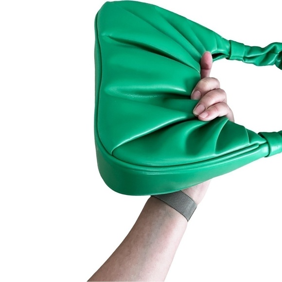 NWT JW PEI Gabbi Ruched Vegan Shoulder Bag in Grass Green - Picture 5 of 12